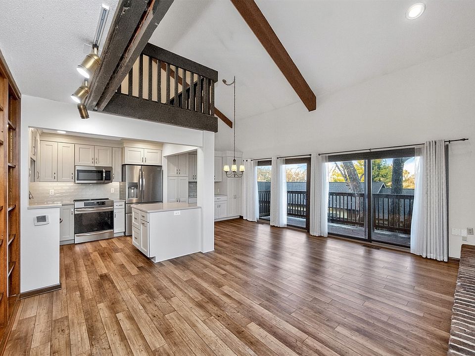 4661 Lockner Dr #13, Urbandale, IA 50322 | Zillow