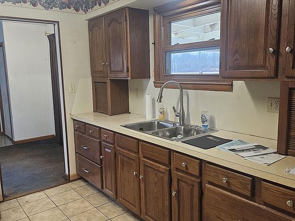 5th image of 5882 King Rd