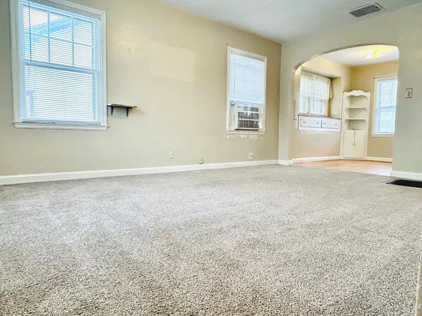 228 W Chestnut St, Junction City, KS 66441