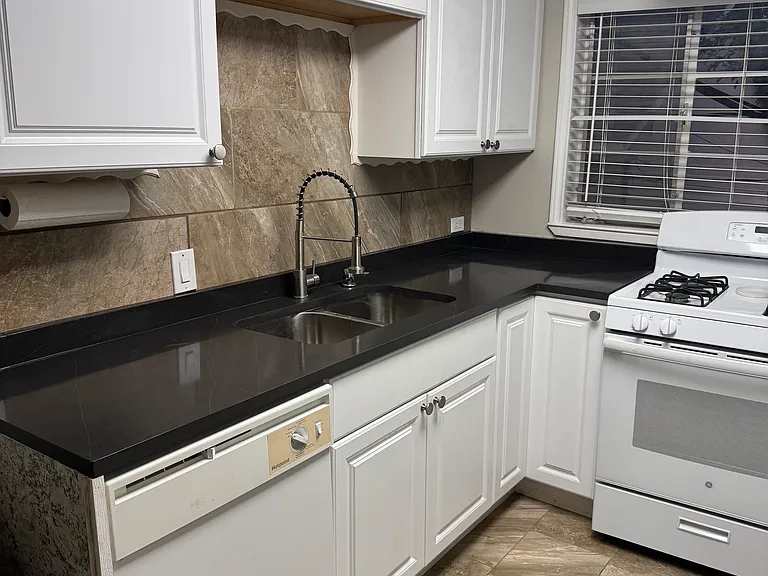 701 Monticello Dr #205 — Photo 5