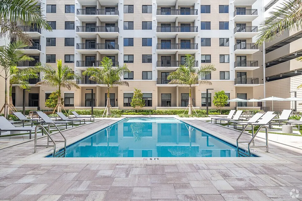 Alvista Bay Pointe — Photo 2