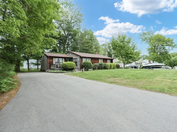 18 Phyllis Rd, Taunton, MA 02780