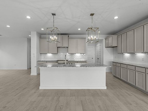 2nd image of 807 Orchard Vale Rd