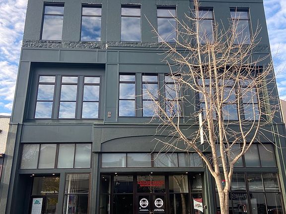2nd image of 818 Monmouth St #206
