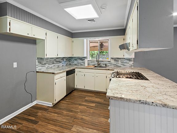 5th image of 133 Templeton Dr
