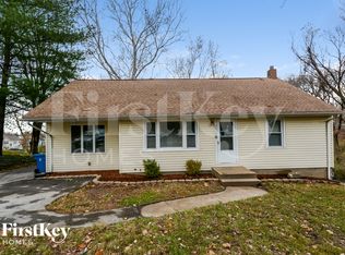 5415 Parker Rd, Florissant, MO 63033