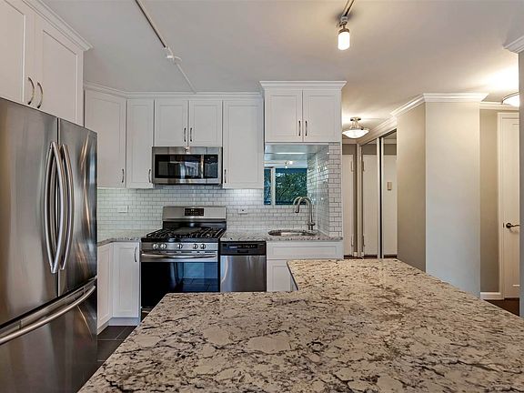3rd image of 6050 Blvd E APT 3E