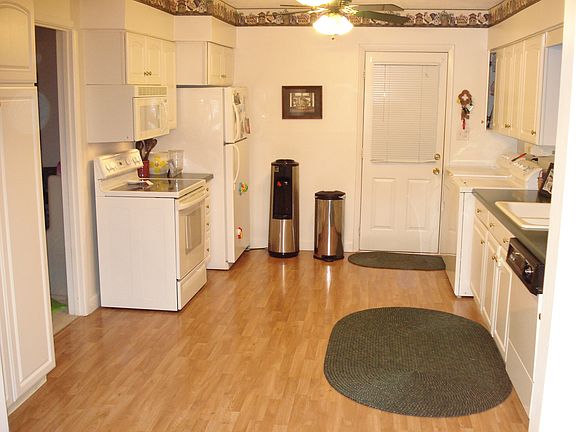 5th image of 2749 Lowell Ct