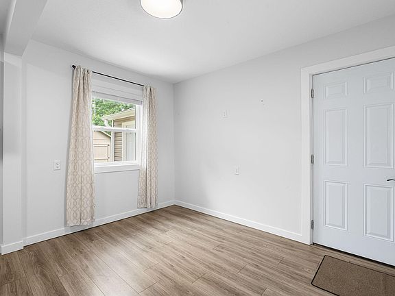 5th image of 130 16th St NE