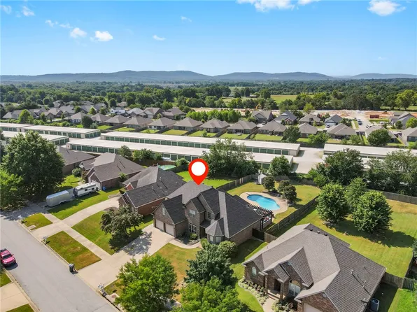 6253 W Persimmon St, Fayetteville, AR 72704