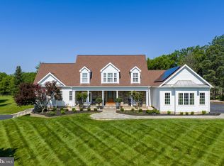 15901 Hampton Rd, Hamilton, VA 20158