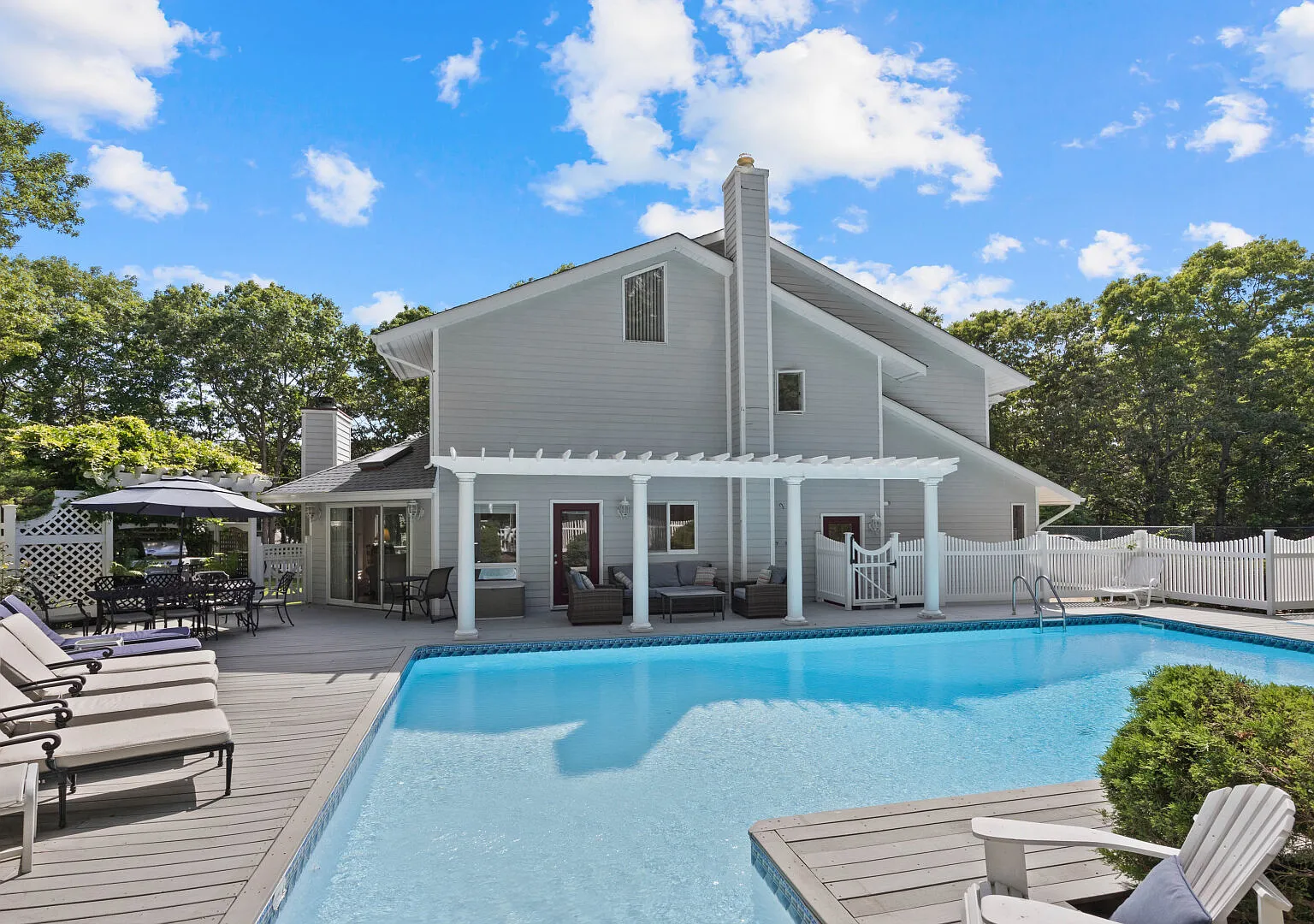 Expansive East Hampton Home with Amazing Outdoor Amenities — Photo 1