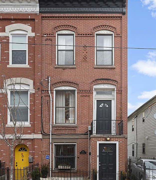 2nd image of 88 Jewett Ave