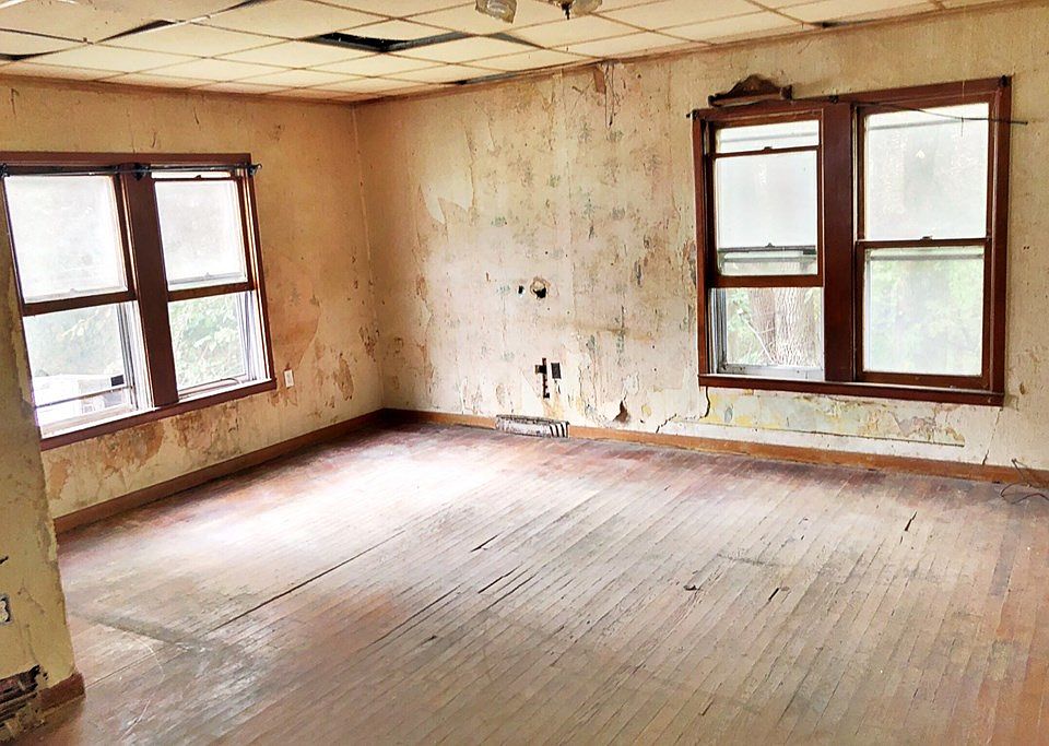 2nd image of 410 Avenue F