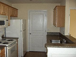 3rd image of 24015 Vance Ave #3-1