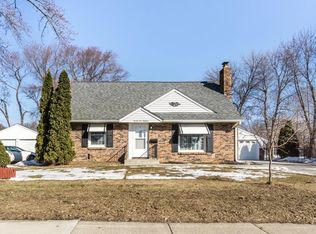 2518 W 84th St, Bloomington, MN 55431