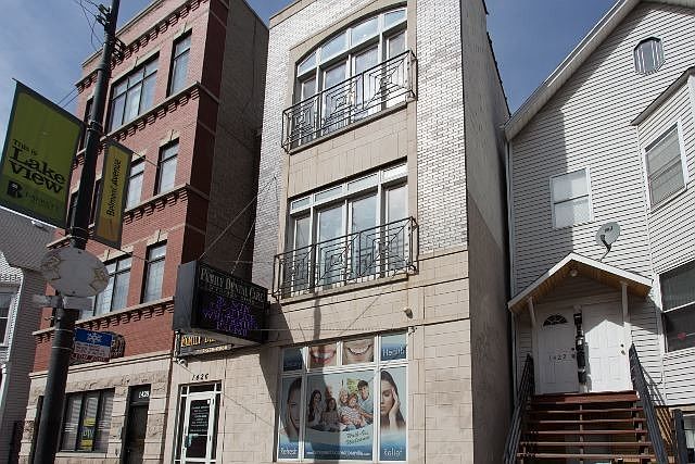 1st image of 1426 W Belmont Ave #F4