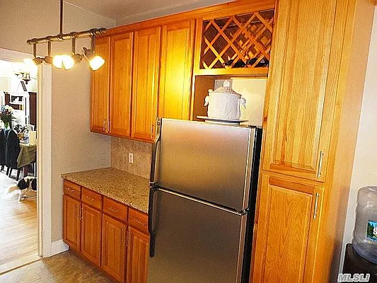 Sold by Madeleine Realty Ltd. | media 5