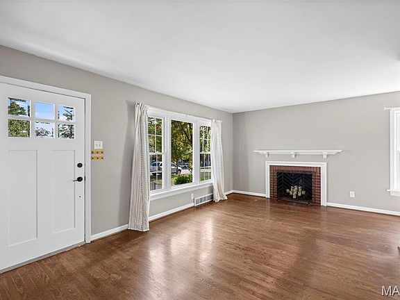 3rd image of 551 Brookhaven Ct