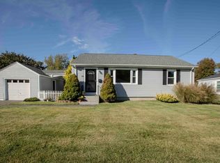 73 Bourne Rd, Swansea, MA 02777