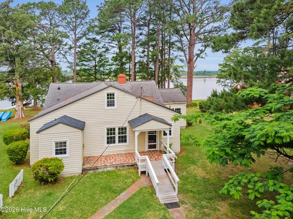 402 Madam Moores Lane, New Bern, NC 28562