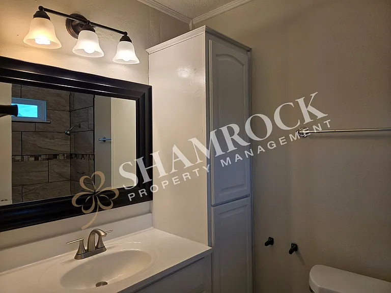 929 Rosedale Dr — Photo 8