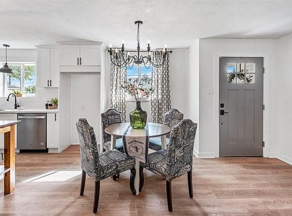 5th image of 808 W Claude St