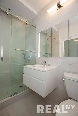 Rented by REAL New York | media 72