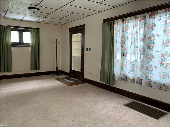 5th image of 405 Bonnie Brae Ave NE