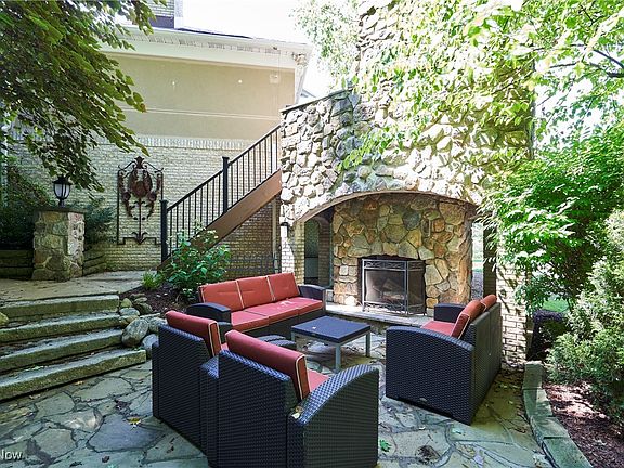 4th image of 547 Heatherleigh Dr