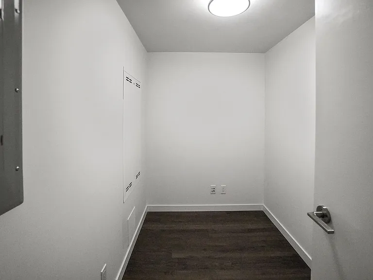 183 Georgia St E — Photo 97