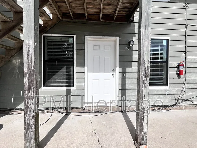 606 Virginia St #102 — Photo 1