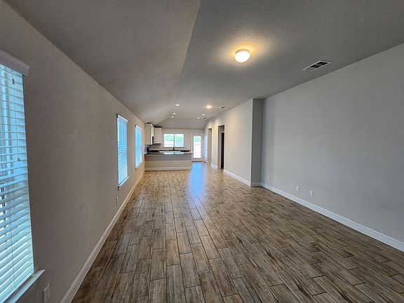 4th image of 313 Gaida Loop