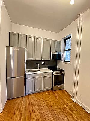 2nd image of 58 Saint Marks Pl
