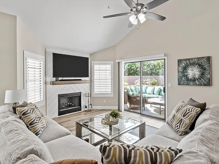 8700 E Mountain View Rd #1081 — Photo 2