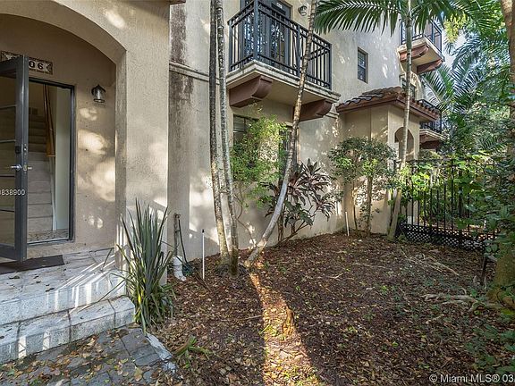 4th image of 2906 Center St #2906