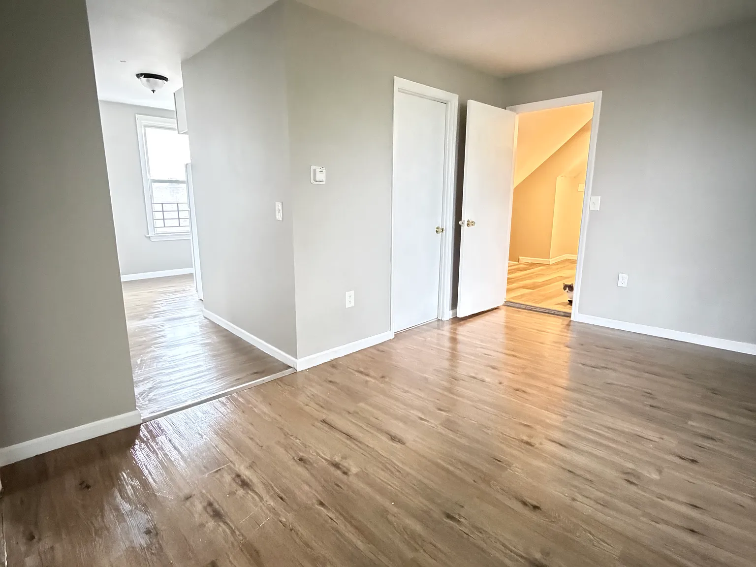 3 bed, $1,800 — Photo 2