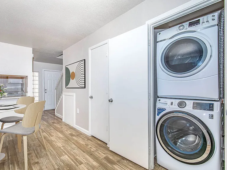 Palm Desert Apartments — Photo 97