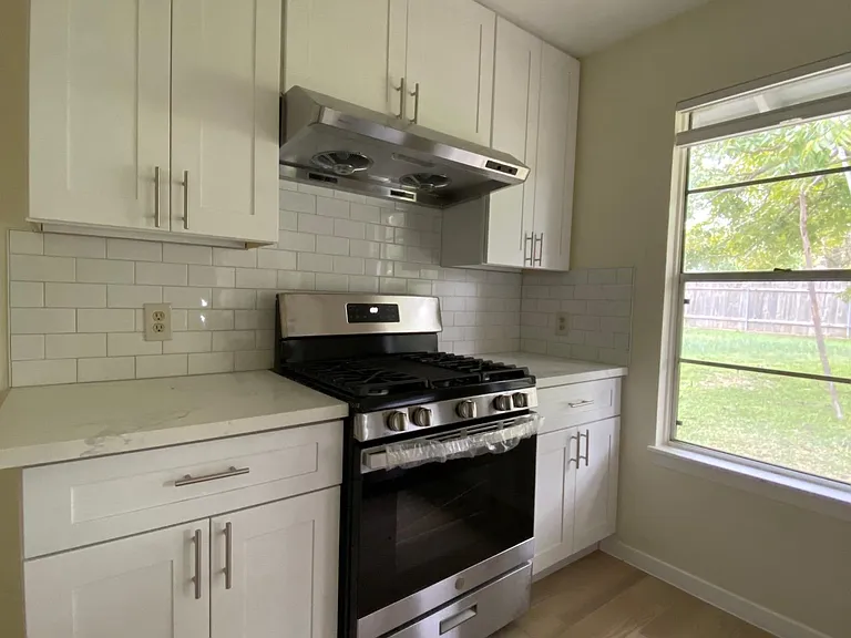 6817 Miranda Dr — Photo 8