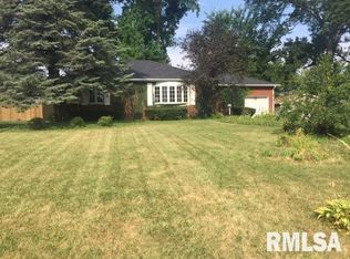 2730 Jersey Ridge Rd, Davenport, IA 52803