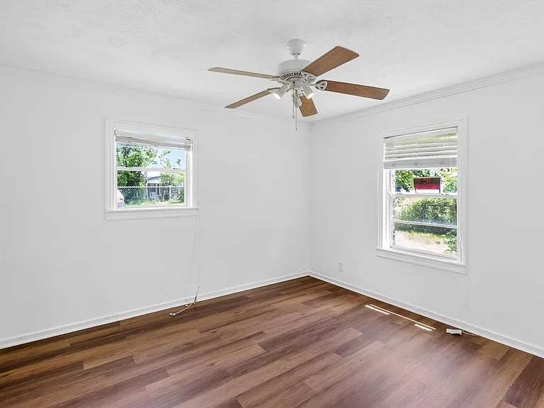 7822 Richland Dr — Photo 11