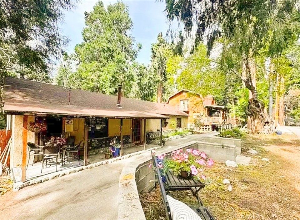 1st image of 40950 Pine Dr