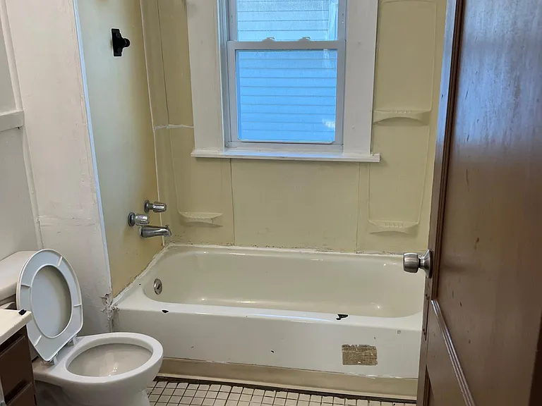 2037 W 91st St #U — Photo 2