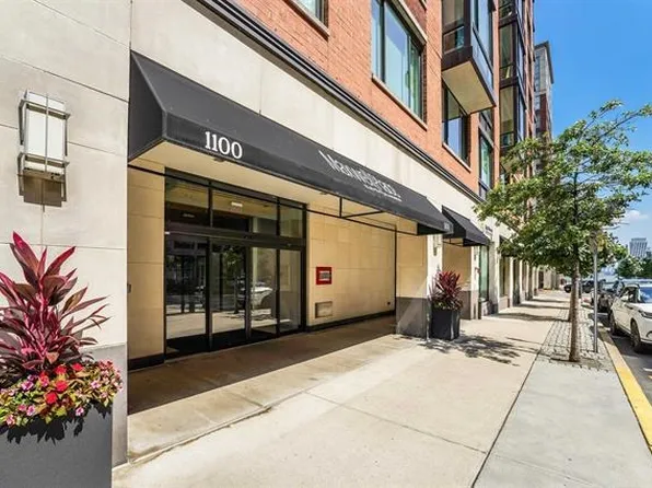 1100 Maxwell Lane image 1 of 11