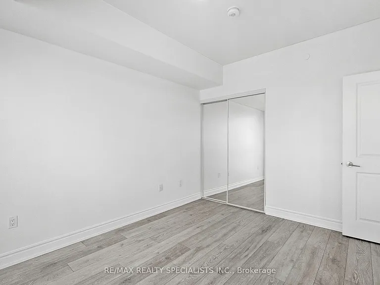1050 Main St E #718 — Photo 27