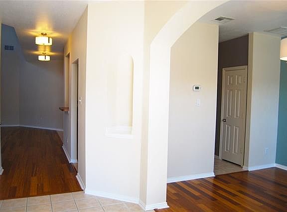 3rd image of 10325 Nantucket Dr