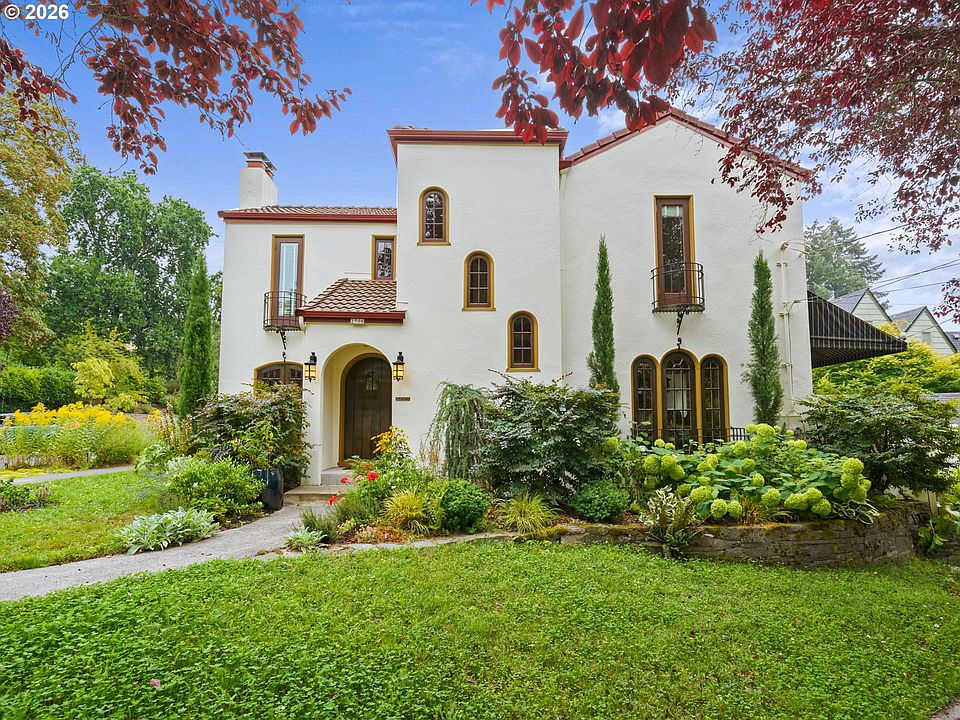 1st image of 2506 NE Ridgewood Dr