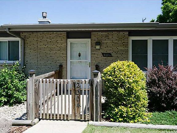 3rd image of 2304 W Sheffield Dr