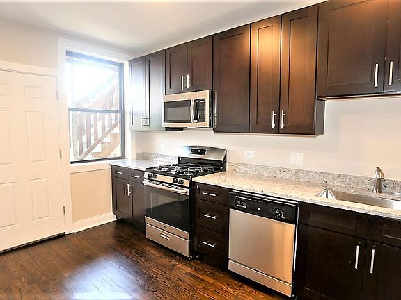4th image of 4443 N Rockwell St APT 2