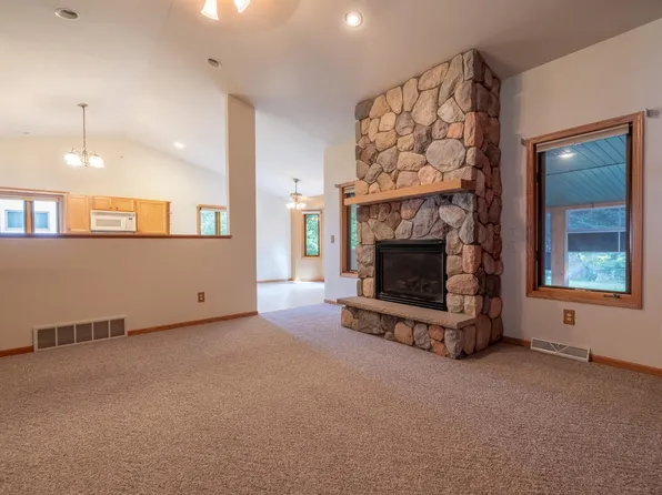 102 N Aquila Ct, Eagle River, WI 54521